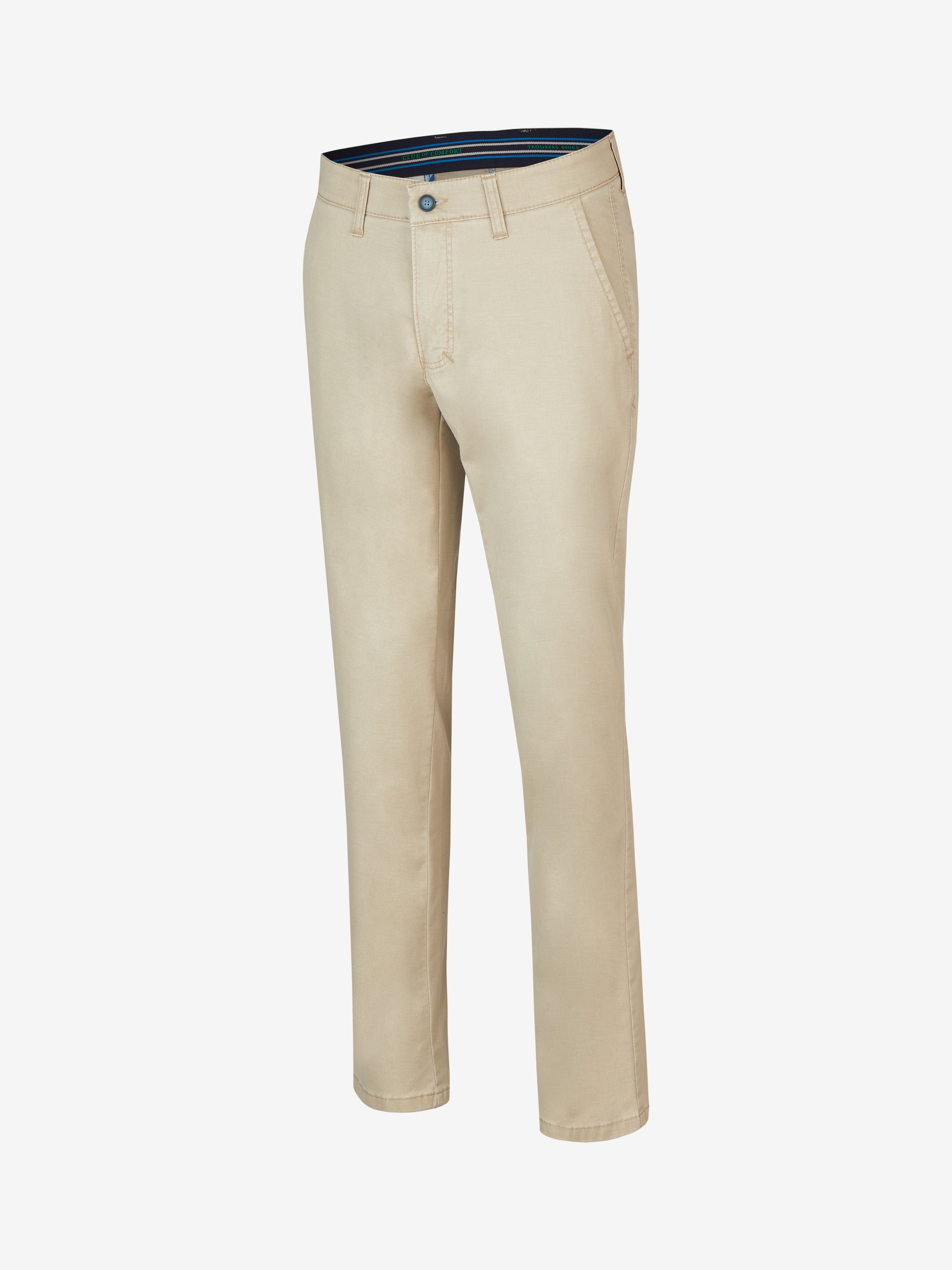 Beige Flat Front-Hose GARVEY 7323 aus Baumwoll-High Stretch mit Coolmax EcoMade, elastischem Komfortbund, Hemdstopper, Münztasche, normale Leibhöhe, schmaler Beinverlauf, hergestellt von Club of Comfort, für Frühling/Sommer, nachhaltige, klimaregulierende Chino mit Komfort.
