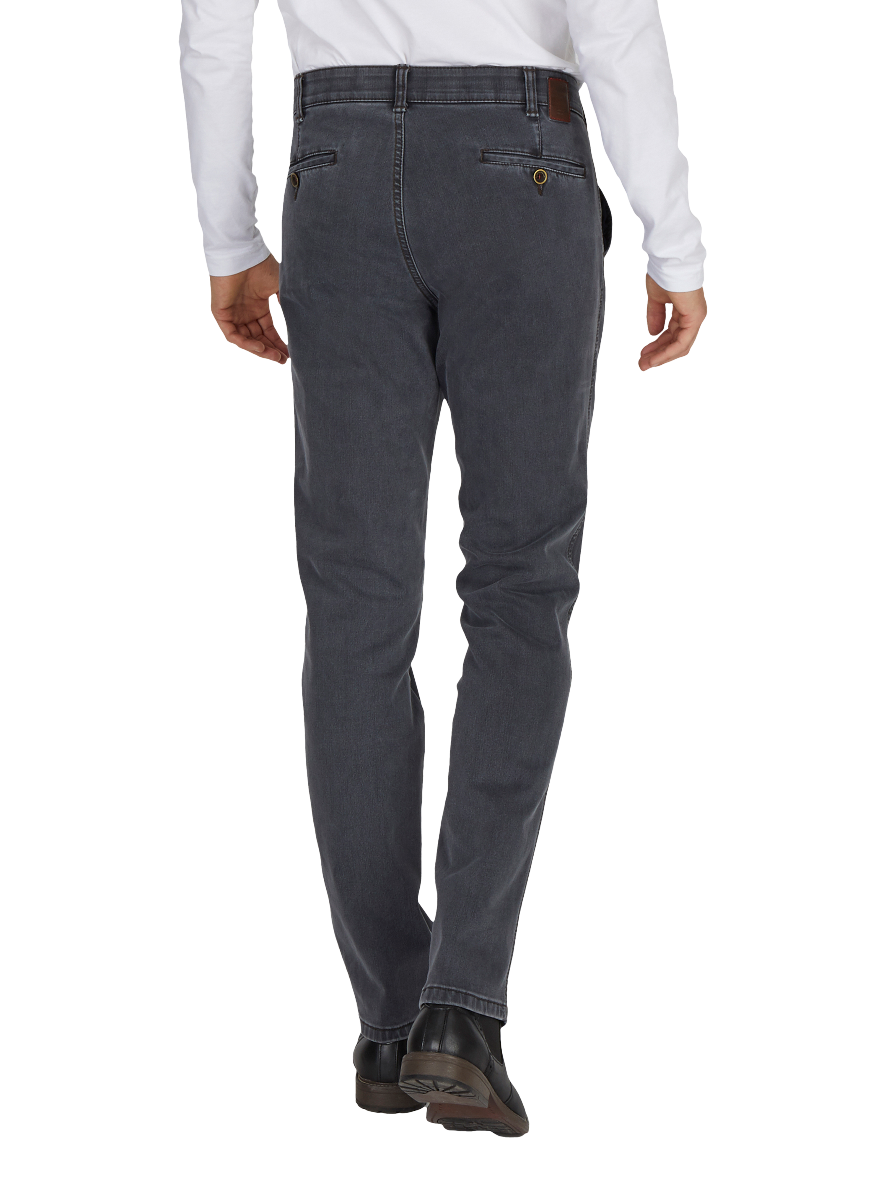 Graue GARVEY 6822 Flat Front-Hose aus High Stretch-Denim mit Thermolite-Wärmeisolierung, elastischem Komfortbund, Hemdstopper, Bundverlängerung mit Knopf und Haken, regular Fit, schmaler Beinverlauf, Modell der Dallas 4624, geeignet für Herbst/Winter, hergestellt von Club of Comfort.